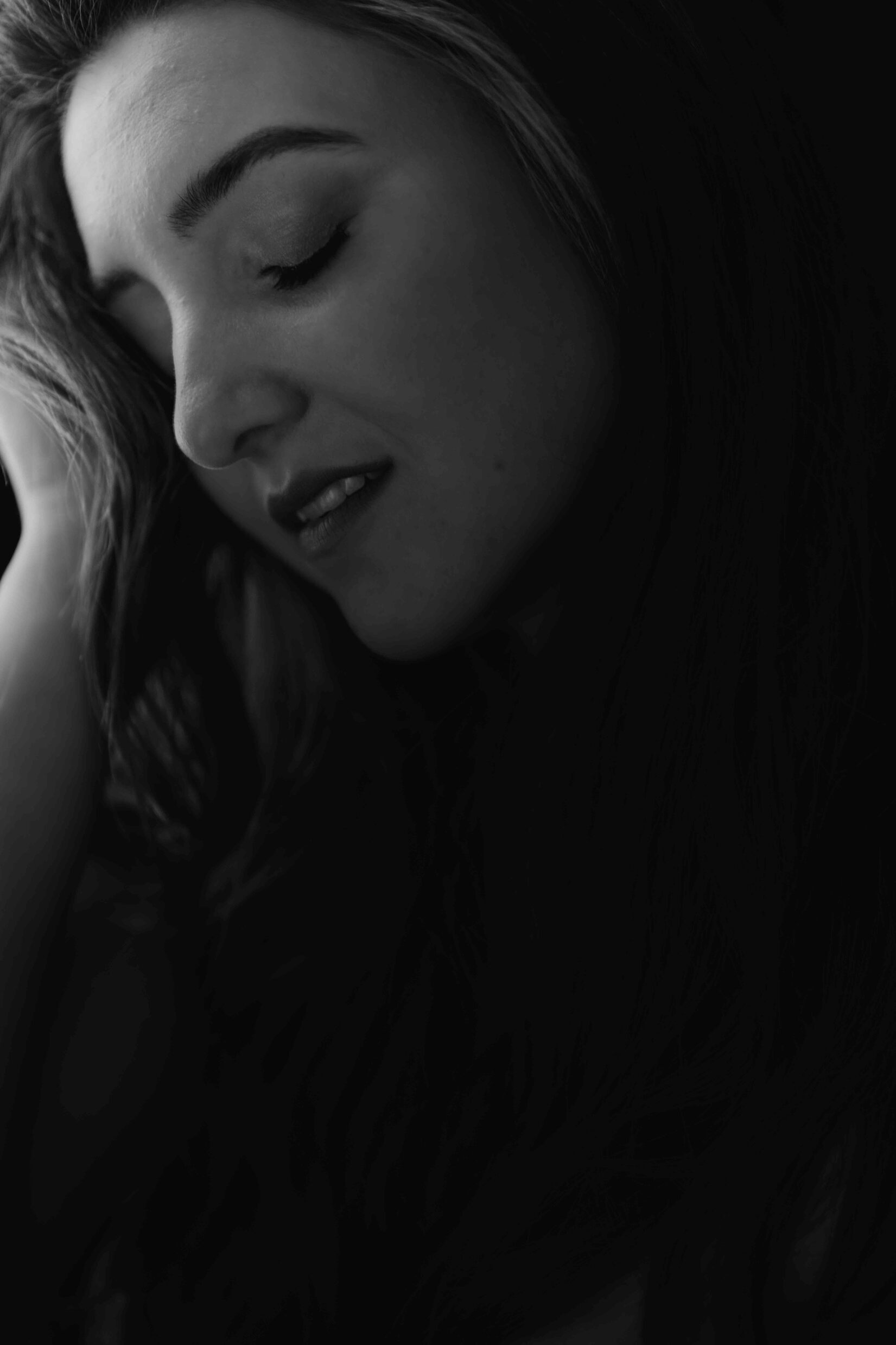 Echte Boudoir Momente im Tageslichtstudio