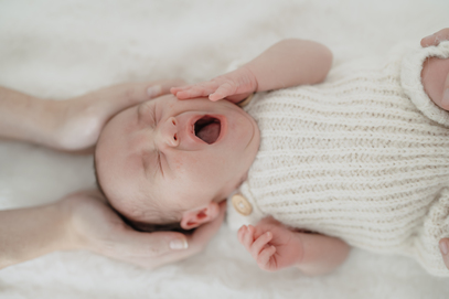 Neugeborenes beim Babyshooting bei Würzburg