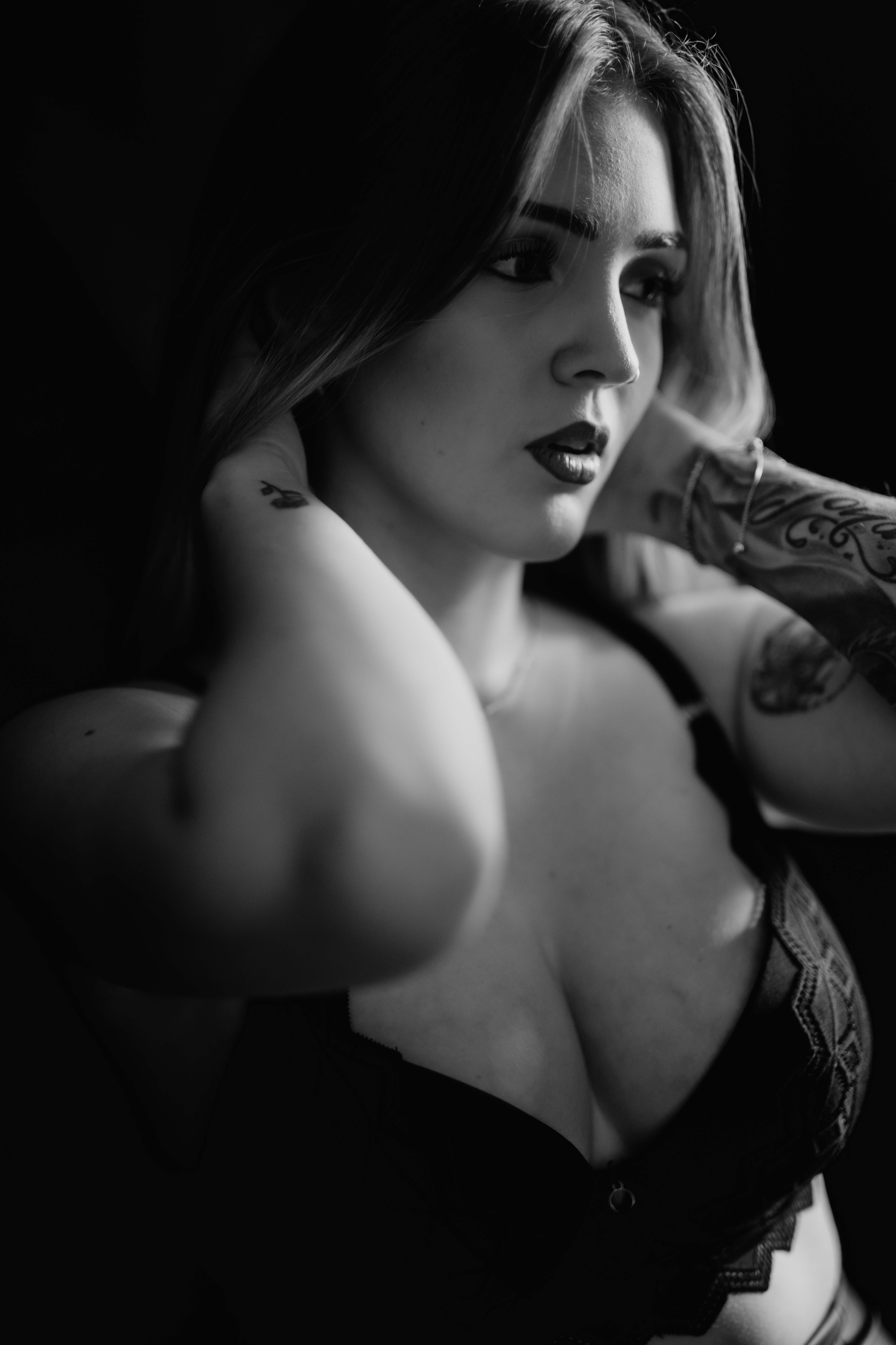 Boudoir Fotografie in Schwarz-Weiß