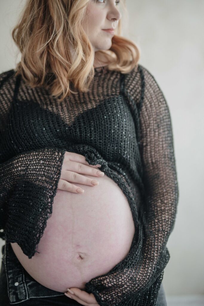 Babybauchshooting im Studio bei Aschaffenburg